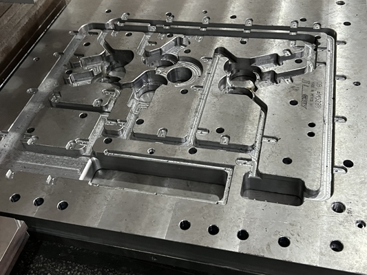 Cơ sở khuôn phun gia công CNC với 1.2738/ 1.2083/ P80/ D2/ H13